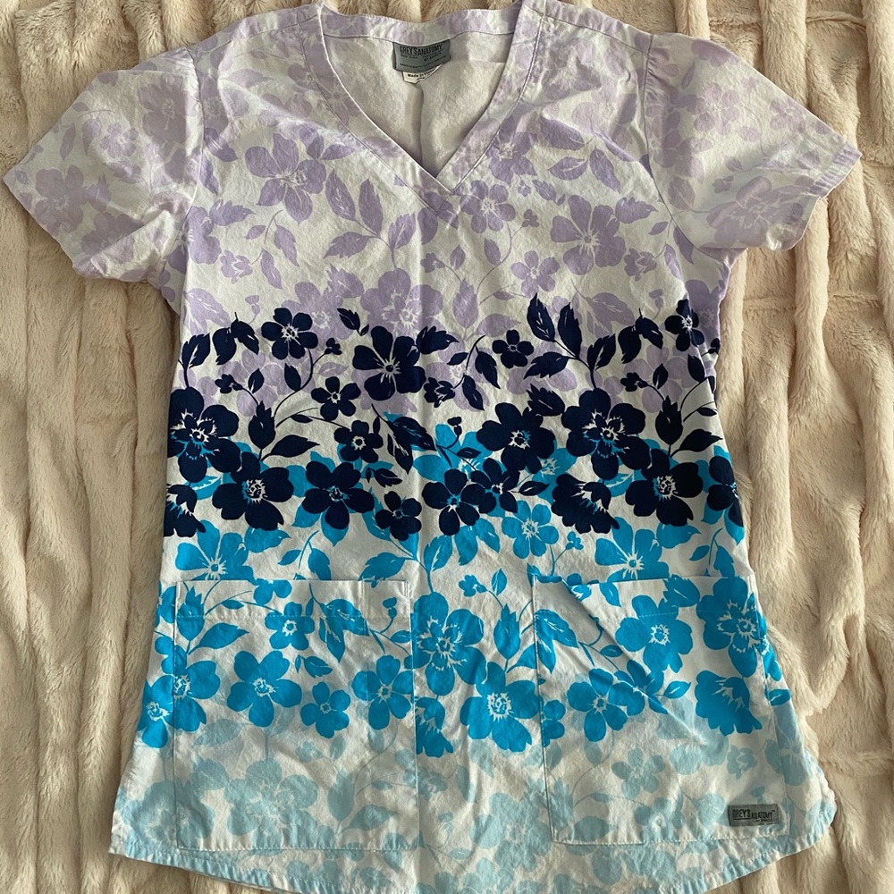 Grey’s Anatomy two scrub tops and pants set